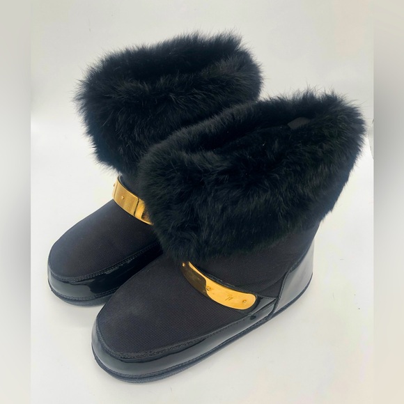 🔥Like-New Men’s Giuseppe Zanotti Moon Boots Faux Fur Black w Gold Accent Winter - Picture 1 of 10
